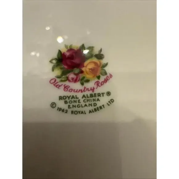 (4) Royal Albert Old Country Roses Bread Dessert Plates 6.25" 1962 England - Picture 4 of 4